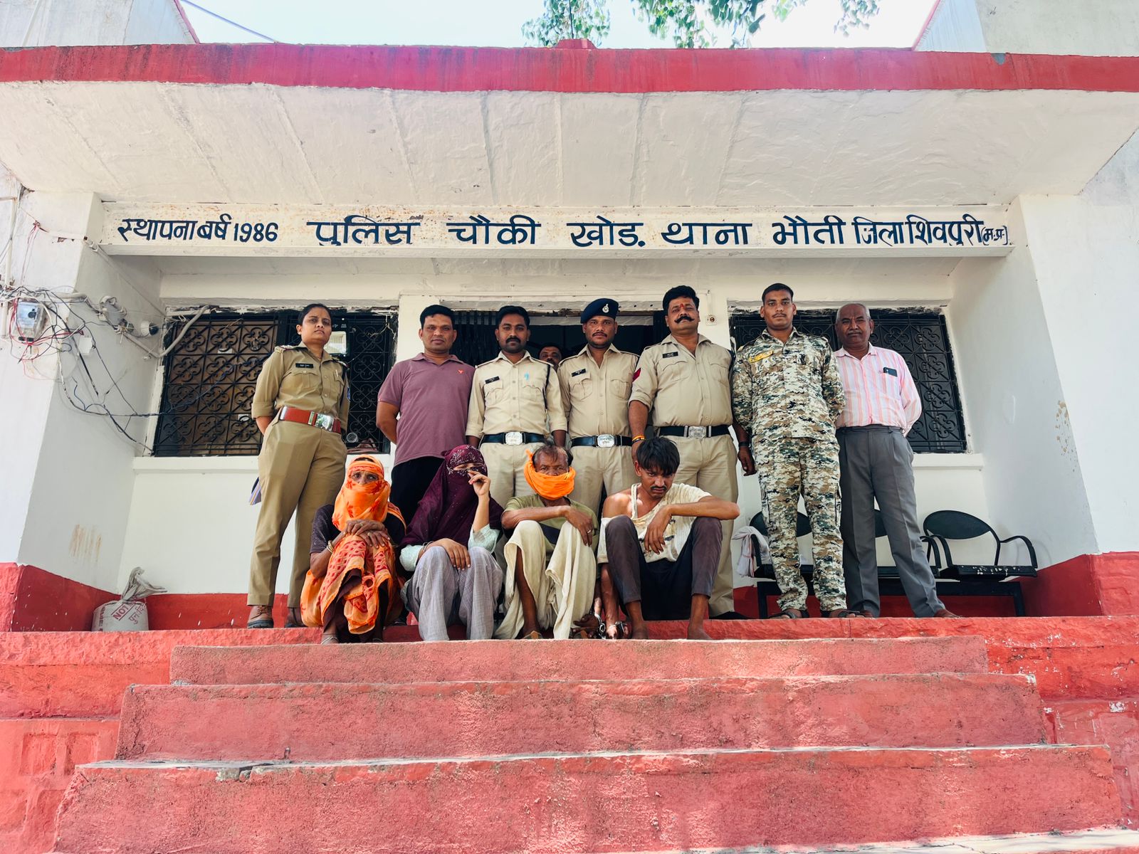 SHIVPURI NEWS चंद घंटों में दबोचे हत्या के प्रयास के 4 आरोपी, कुल्हाड़ी-डंडे बरामद