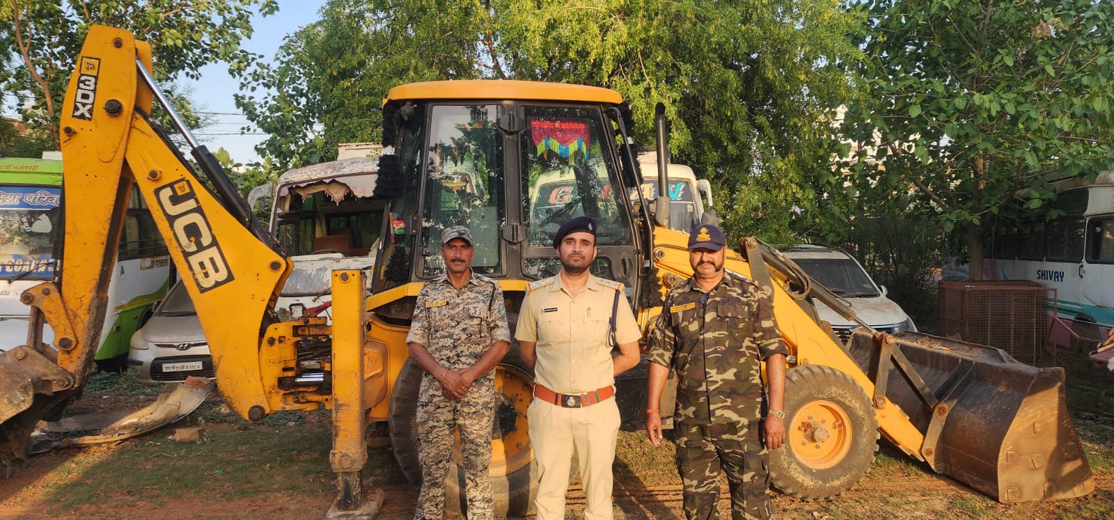 भाजपा जिलाध्यक्ष के भाई का क्रेशर सील: चंद घंटों में बदले SDM, ब्लास्टिंग से मकान क्षतिग्रस्त होने पर ग्रामीणों के किया था हाईवे जाम