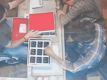 ज्वेलर्स को 11 दिन तक नहीं लगी भनक, ग्राहक बनकर आए युवकों ने सोने की बाली बदलकर रख दी पीतल की