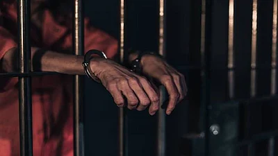 तार फेंसिंग उखाड़ने को लेकर विवाद: चार आरोपियों को 6-6 माह की जेल, देना होगा जुर्माना